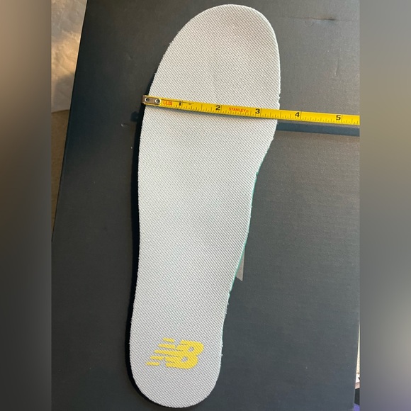 New Balance Women's 574 V2 Pastel Sneaker, Lemon Haze/Whit, 7.5. New in box - Picture 5 of 8